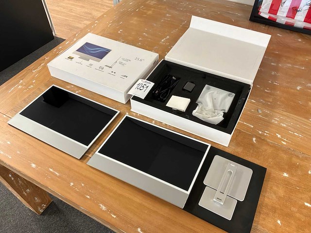 Portable monitor 15.6” (2x) - afbeelding 1 van  6