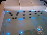 Portcril 5 persoons jacuzzi en buitenspa - afbeelding 1 van  6