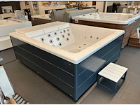 Portcril 5 persoons jacuzzi en buitenspa