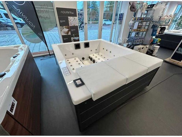 Portcril 5 persoons jacuzzi en buitenspa - afbeelding 15 van  19