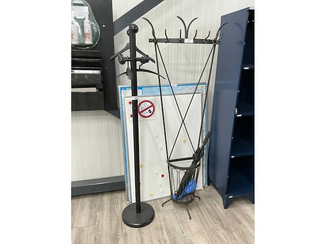 Portemanteau (2x) en landkaart - afbeelding 2 van  4