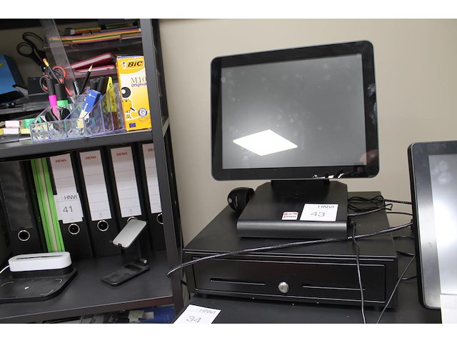 Pos- / kassa-systeem podis met touchscreen monitor met 2 gb intern geheugen en 30gb harde schijf. compleet ... - afbeelding 1 van  2