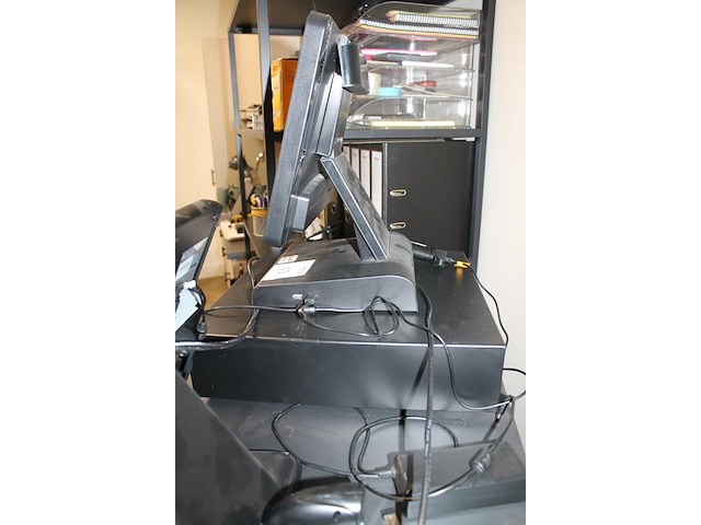 Pos- / kassa-systeem podis met touchscreen monitor met 2 gb intern geheugen en 30gb harde schijf. compleet ... - afbeelding 2 van  2
