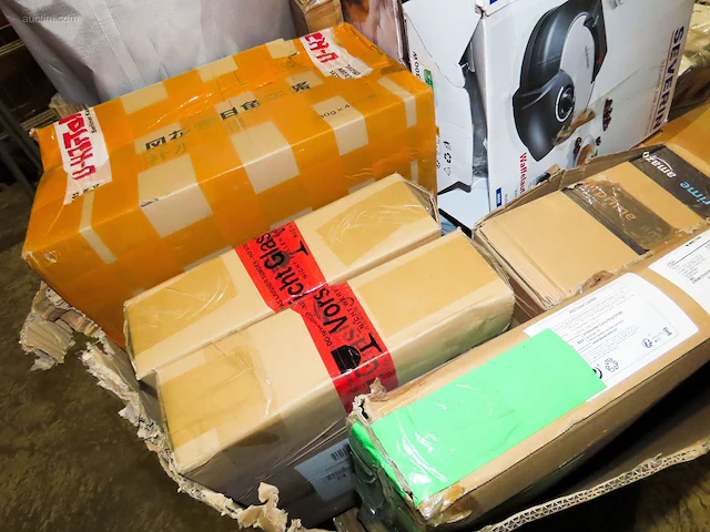 Postpakketten, retouren & overstock - 132 kg - afbeelding 3 van  18