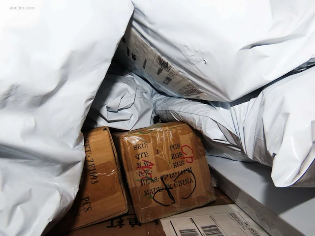Postpakketten, retouren & overstock - 141 kg - afbeelding 2 van  12