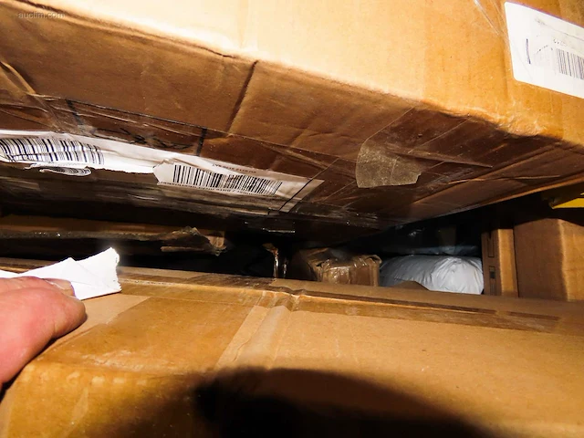 Postpakketten, retouren & overstock - 144 kg - afbeelding 2 van  14