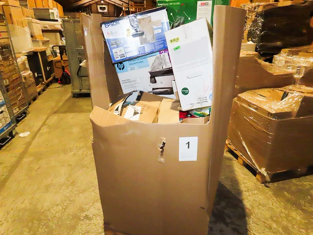 Postpakketten, retouren & overstock - 192 kg - afbeelding 1 van  12
