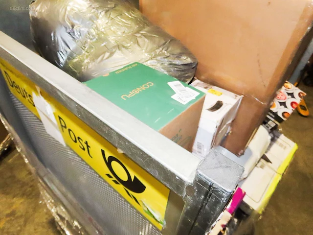 Postpakketten, retouren & overstock - 294 kg - afbeelding 9 van  25