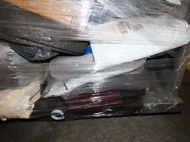 Postpakketten, retouren & overstock - 322 kg - afbeelding 3 van  19