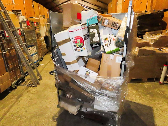 Postpakketten, retouren & overstock - 322 kg - afbeelding 1 van  19