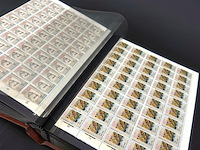 Postzegelmap ramvol met postzegelvellen - afbeelding 6 van  10