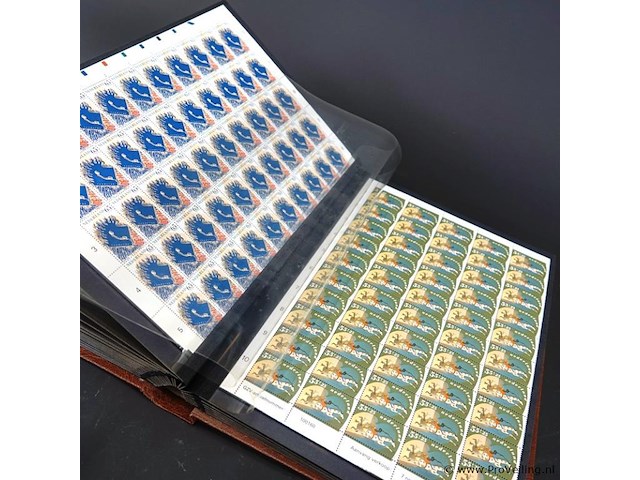 Postzegelmap ramvol met postzegelvellen - afbeelding 9 van  10