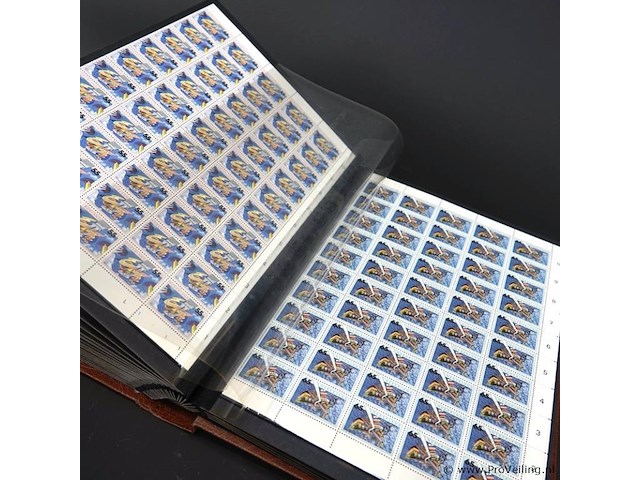 Postzegelmap ramvol met postzegelvellen - afbeelding 10 van  10