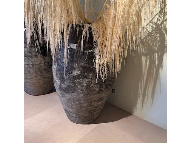Pot met kunstbloemen, raw interiors - afbeelding 3 van  5