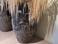 Pot met kunstbloemen, raw interiors - afbeelding 3 van  5