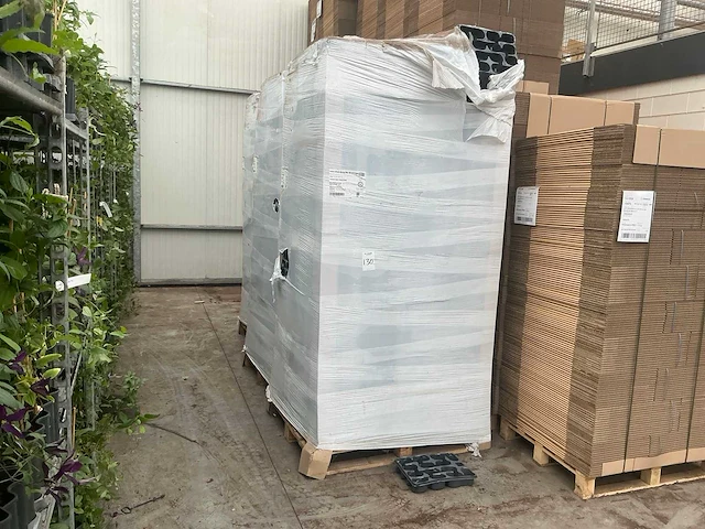 Potplant tray (ca. 4300x) - afbeelding 1 van  6
