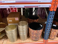 Potten vazen en schalen. - afbeelding 4 van  15