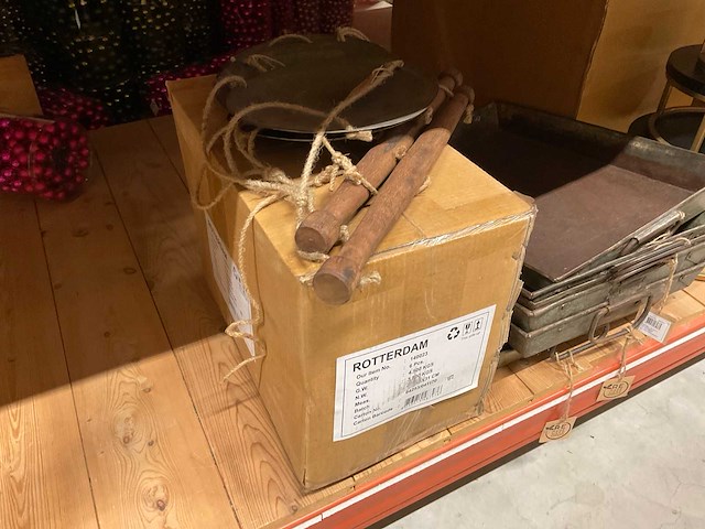 Potten vazen en schalen. - afbeelding 11 van  15