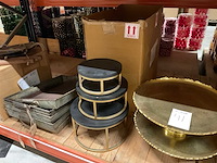 Potten vazen en schalen. - afbeelding 15 van  15