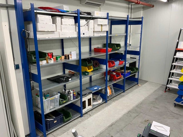 Povag 4 secties legbordstelling inclusief inhoud (festool) leidingen, onderdelen en werkplaats inventaris - afbeelding 12 van  19