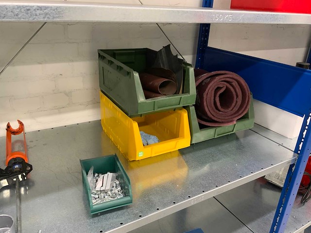 Povag 4 secties legbordstelling inclusief inhoud (festool) leidingen, onderdelen en werkplaats inventaris - afbeelding 17 van  19