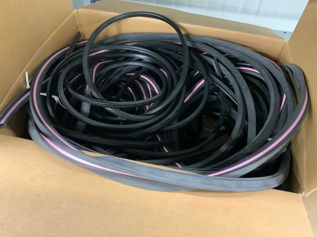 Povag legbordstelling met diverse (380v) elektra materialen - afbeelding 11 van  20