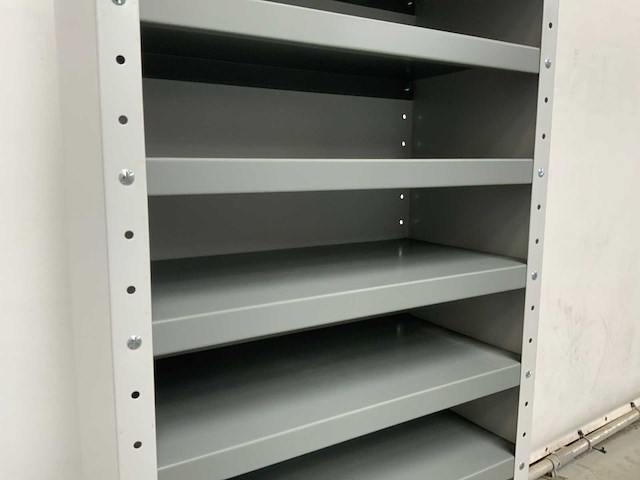 Povag omp-326.01 legbordkast - 12 legborden - 1980x600x300mm grijs/groen - afbeelding 2 van  3