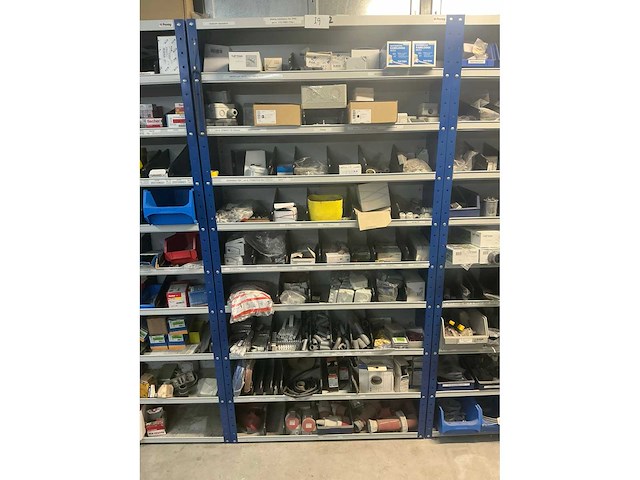 Povag open vakkenkast met inhoud - afbeelding 8 van  15