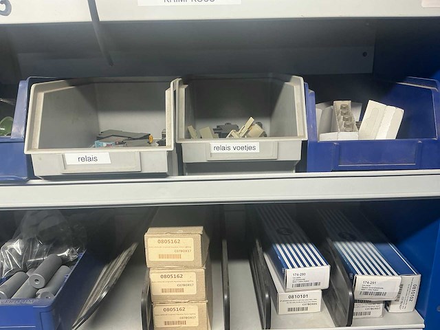 Povag open vakkenkast met inhoud - afbeelding 14 van  18