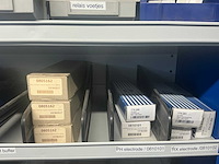 Povag open vakkenkast met inhoud - afbeelding 15 van  18