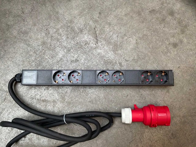 Power distribution unit (24x) - afbeelding 1 van  1