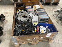 Power supplie en divers - afbeelding 1 van  6