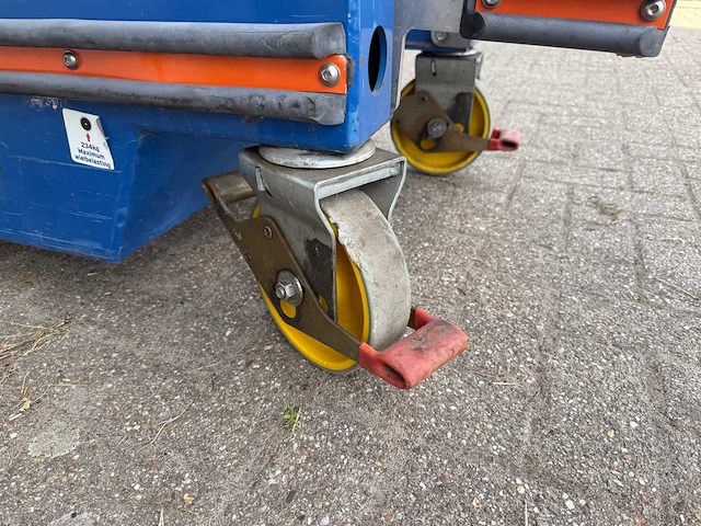 Power towers ltd - 2015 - ecolift - masthoogwerker - afbeelding 11 van  13