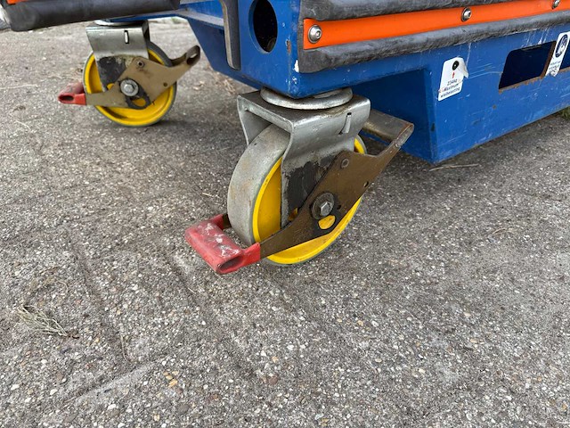 Power towers ltd - 2015 - ecolift - masthoogwerker - afbeelding 12 van  13