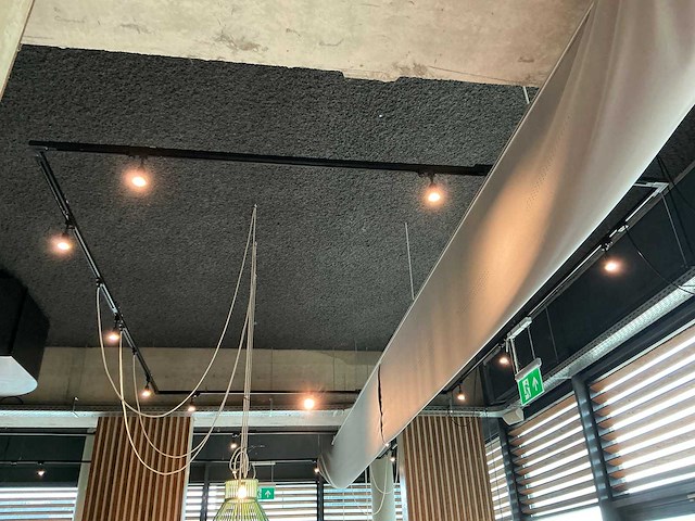 Powerbeats - 65m railsysteem met 55 led spots - afbeelding 1 van  11