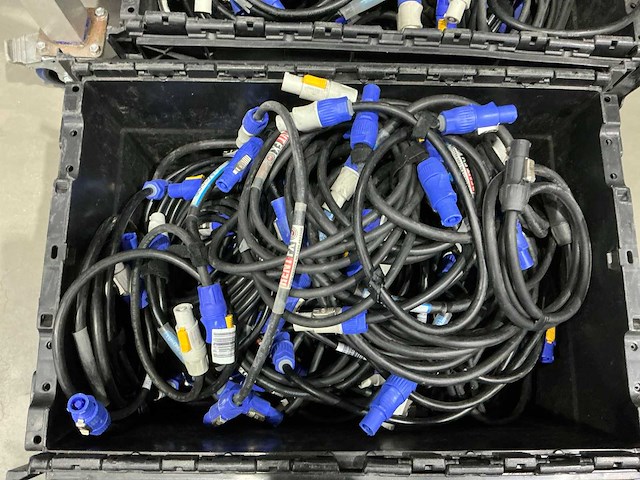 Powercon doorluskabel (70x) - afbeelding 1 van  2