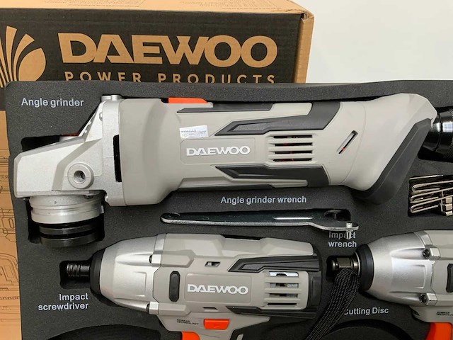 Powertool set - u force 4 in 1 - daewoo - afbeelding 12 van  13