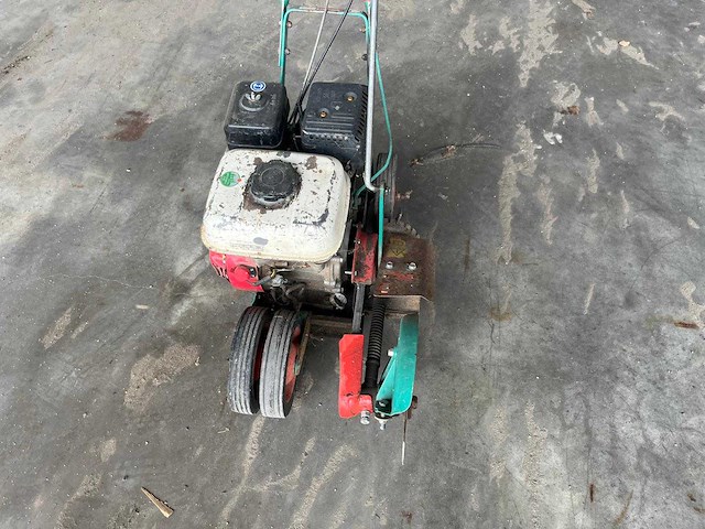 Powertrim 300-h professionele kantensnijder – honda gx120 – 25 cm - 140604-1-mlz - afbeelding 2 van  3