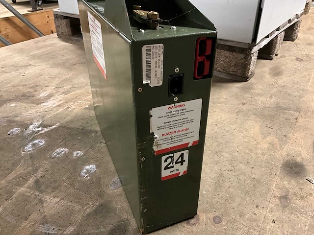 Powervamp nato 200 accu startbooster - afbeelding 4 van  6