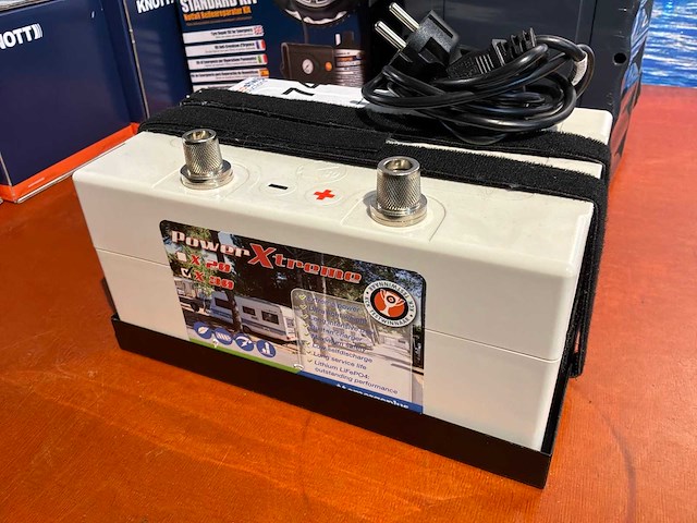Powerxtreme x30 lithium lifepo4 caravan accu - afbeelding 1 van  4