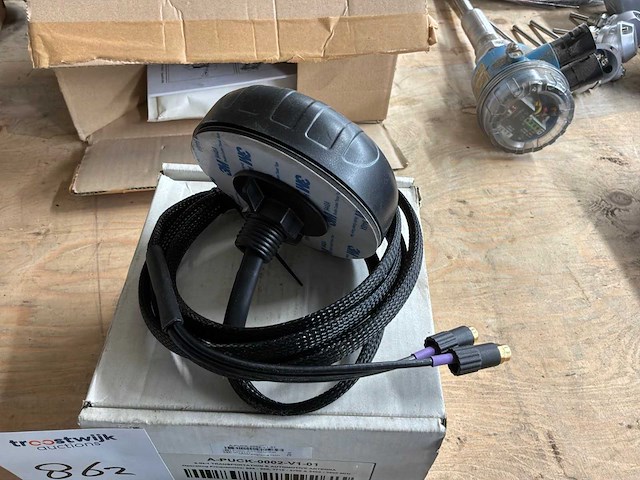 Poynting puck-2 mobiele breedbandantenne - afbeelding 3 van  4