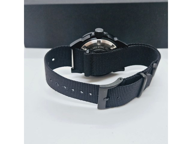Praetorian mb-microtec h3 field horloge - afbeelding 6 van  7