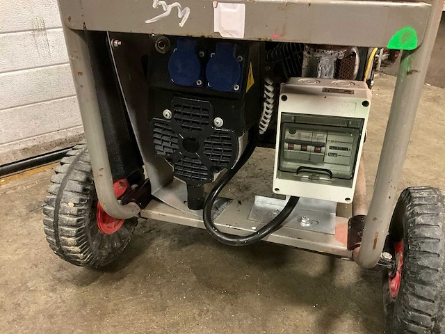 Pramac es4000 stroomgenerator - afbeelding 4 van  6