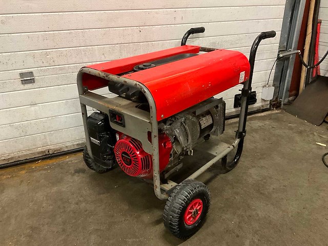 Pramac es8000 stroomgenerator - afbeelding 3 van  7