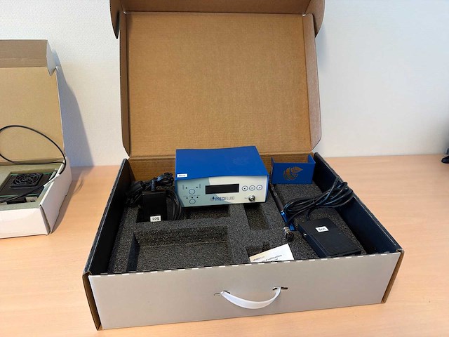 Precifluid 5cc pneumatische doseercontroller - afbeelding 1 van  4