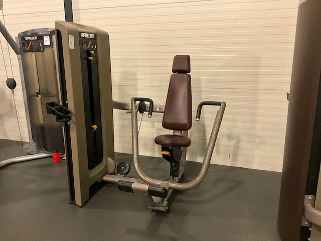 Precor chest press - afbeelding 6 van  9