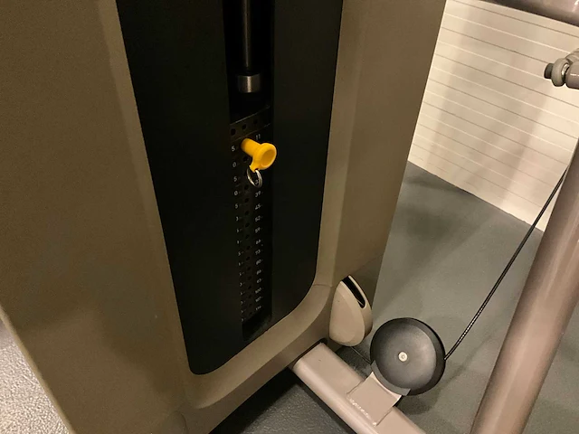 Precor chest press - afbeelding 8 van  9