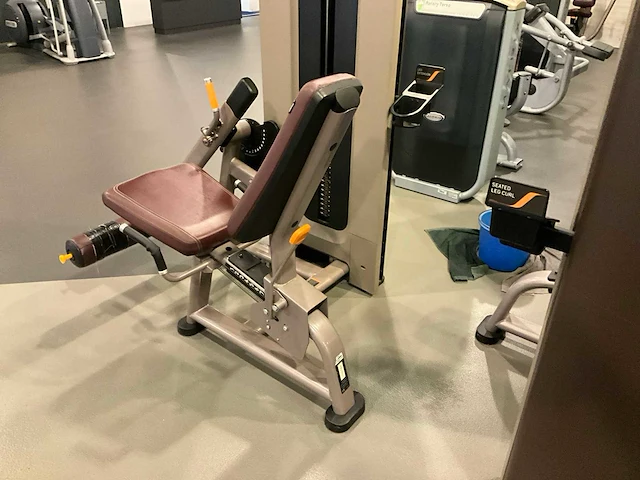 Precor leg extension - afbeelding 1 van  7