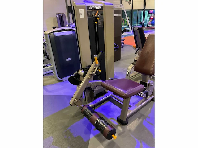 Precor leg extension - afbeelding 2 van  7