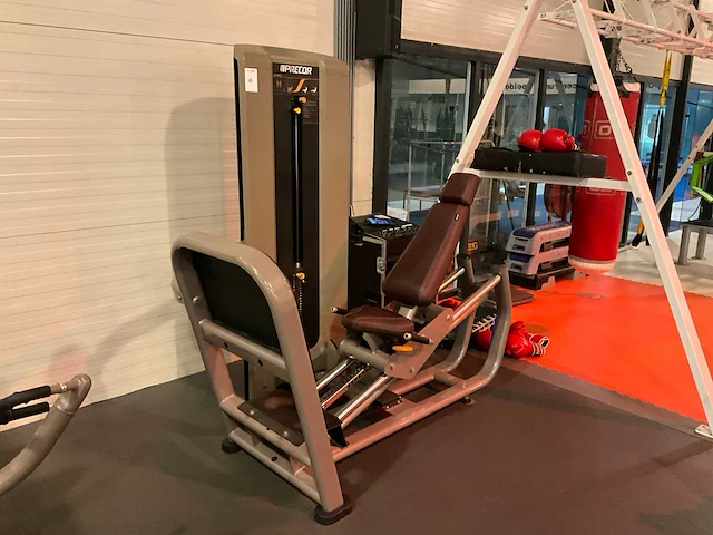Precor leg press - afbeelding 1 van  7